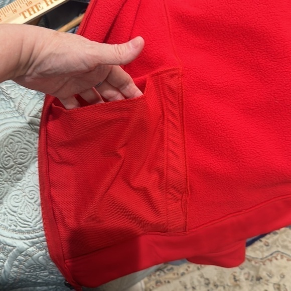 Under Armour men’s size M red and black zip up jacket - Picture 5 of 5